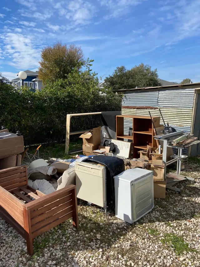 Comax Junk Removal — photo from the business 8