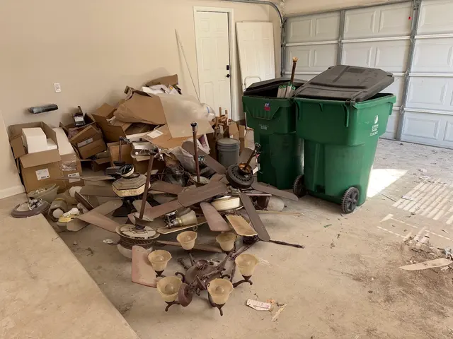 ATX Junk-a-Haulics — photo from the business 3