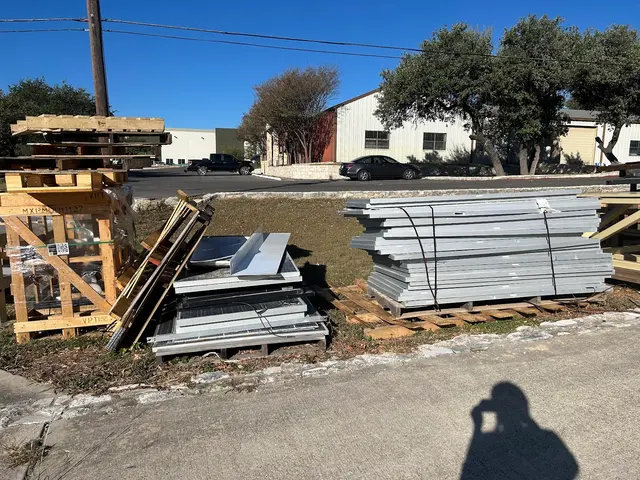 ATX Junk-a-Haulics — photo from the business 10