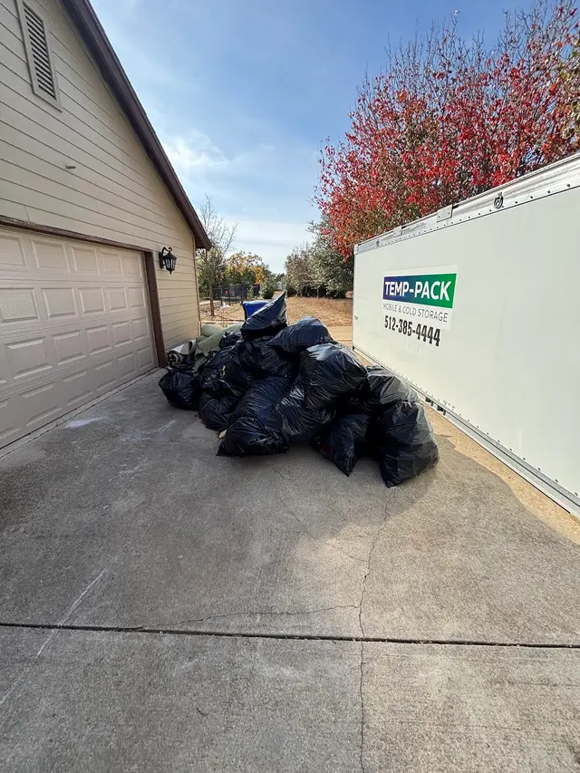 ATX Junk-a-Haulics — photo from the business 7