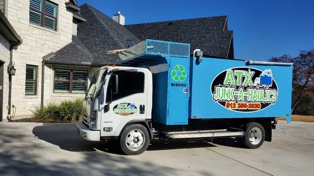 ATX Junk-a-Haulics — photo from the business 1