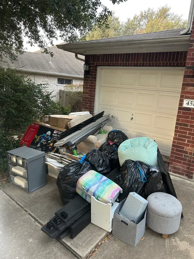 ATX Junk-a-Haulics — customer photo 8