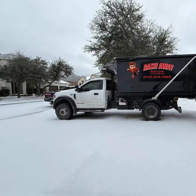Dash Away Junk Hauling — photo from the business 3