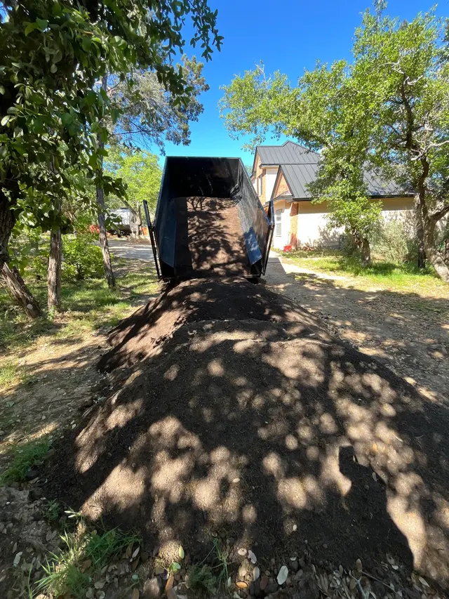 Dash Away Junk Hauling — photo from the business 10