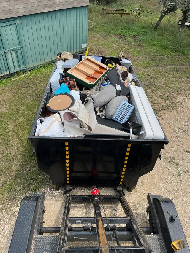 Dash Away Junk Hauling — photo from the business 2