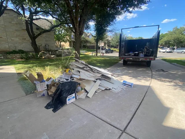 Texas Clutter Services - Junk Removal — photo from the business 12