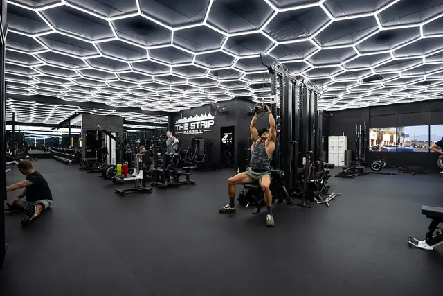 The Strip Barbell — photo from the business 2