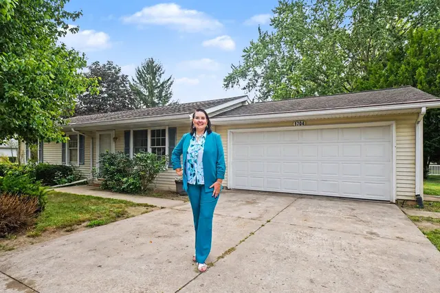 Lisa Collio, Real Estate Agent — photo from the business 5