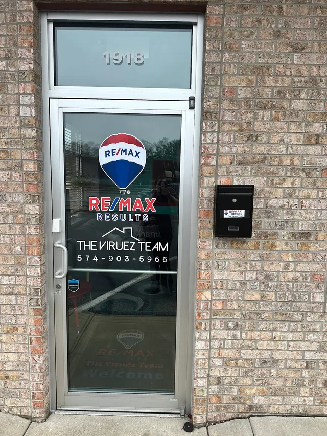 Lisa Collio, Real Estate Agent — photo from the business 11
