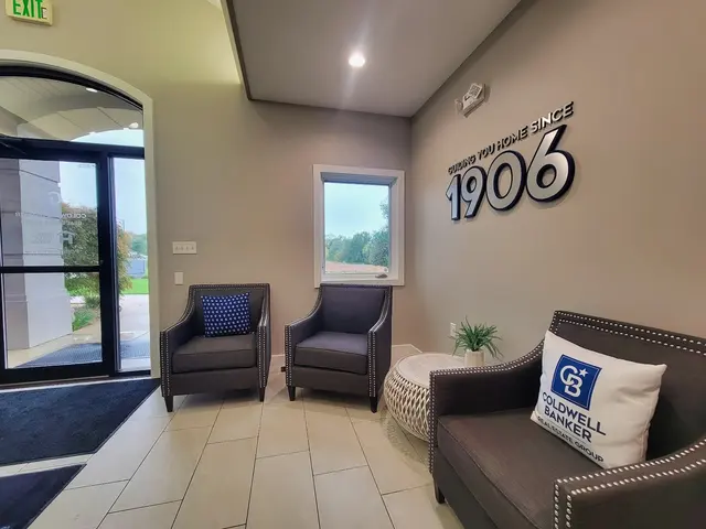 Mary L. Dale, Coldwell Banker Real Estate Group — photo from the business 3