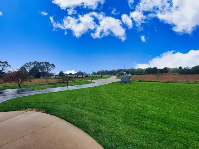 Mary L. Dale, Coldwell Banker Real Estate Group — photo from the business 7