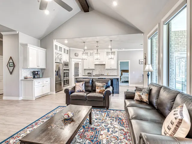 Flow Photos | Real Estate & Apartment Photography — photo from the business 8