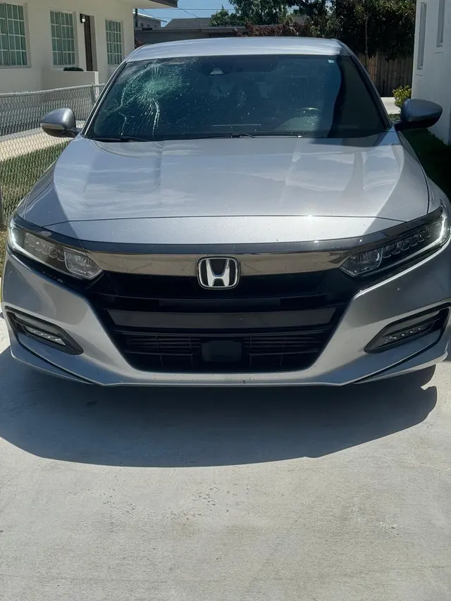 WEFiX CAR GLASS — photo from the business 10