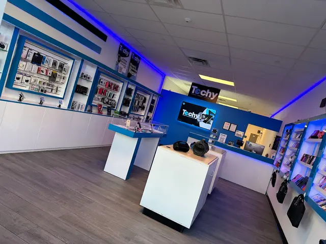 TECHY Doral - Buy/Repair/Sell — photo from the business 3