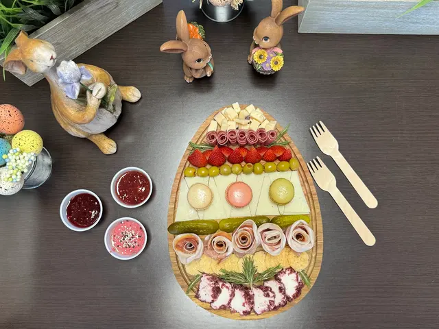 Graze Craze Charcuterie Boards & Boxes — photo from the business 12