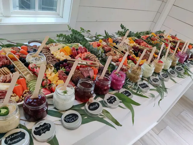 Graze Craze Charcuterie Boards & Boxes — photo from the business 3