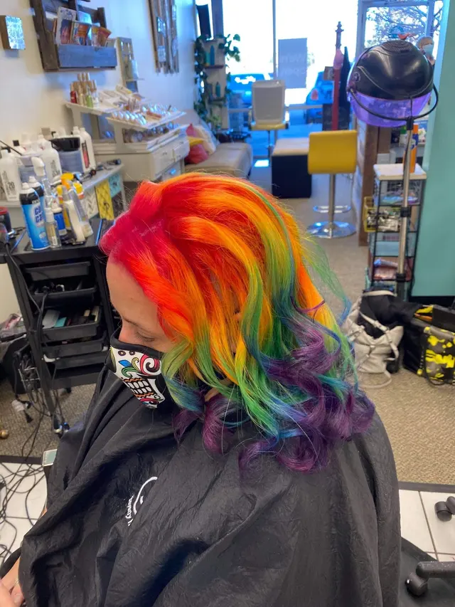 Curl Up N Dye — photo from the business 3