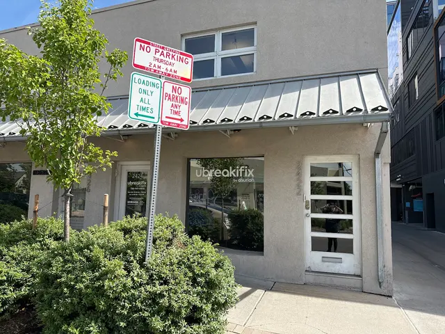 uBreakiFix - Phone and Computer Repair — photo from the business 6