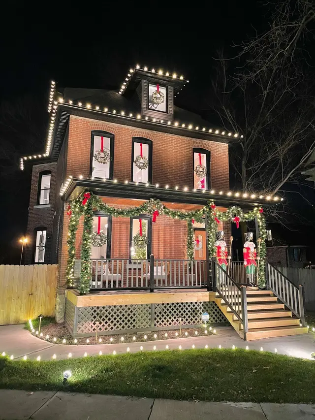 Santa's Elves Holiday Lighting & Decor, LLC — customer photo 8