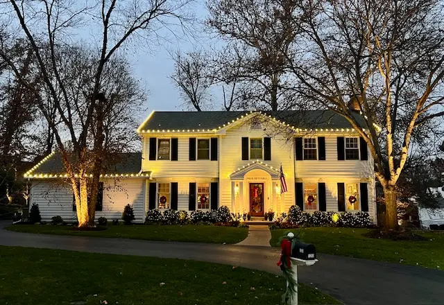 Santa's Elves Holiday Lighting & Decor, LLC — customer photo 7