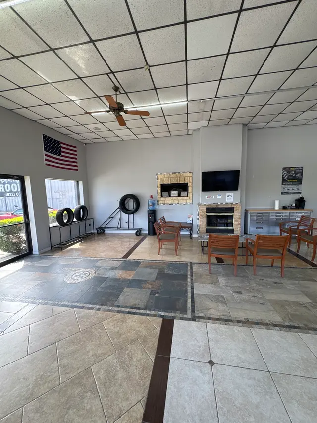 Car City — customer photo 4