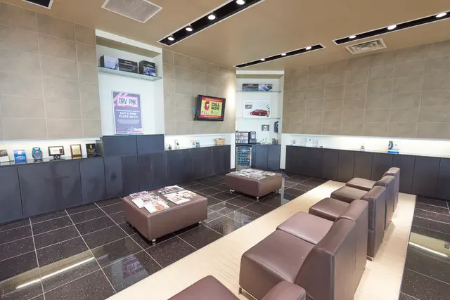 AutoNation Acura Gulf Freeway Service Center — photo from the business 8