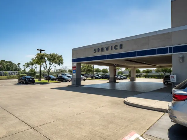 AutoNation Acura Gulf Freeway Service Center — photo from the business 1