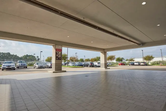 AutoNation Acura Gulf Freeway Service Center — photo from the business 12
