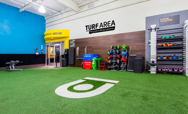 Chuze Fitness — photo from the business 8
