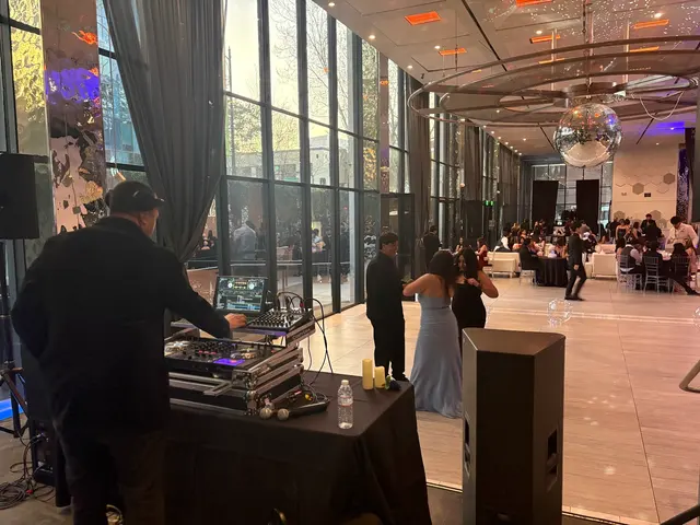 Black and White Affair — photo from the business 4