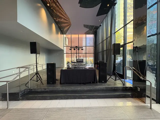 Black and White Affair — photo from the business 9