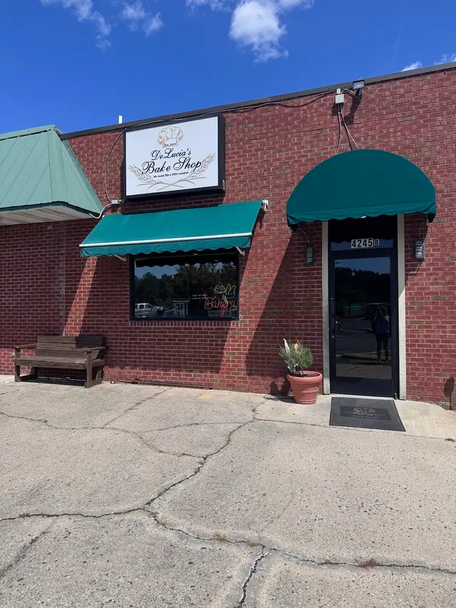 DeLucia's Bake Shop — customer photo 6
