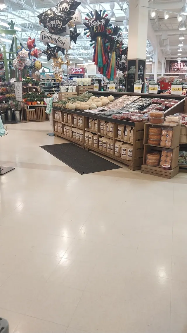 261 - Lowes Foods Southern Pines — customer photo 3