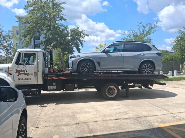 Junior's Towing LLC — customer photo 8