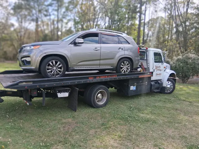 Junior's Towing LLC — customer photo 2