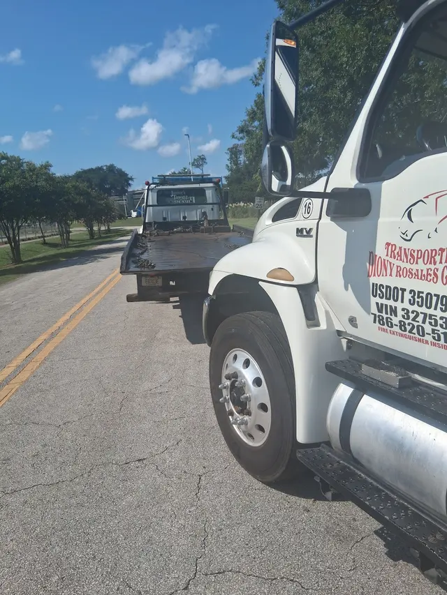 Junior's Towing LLC — customer photo 3