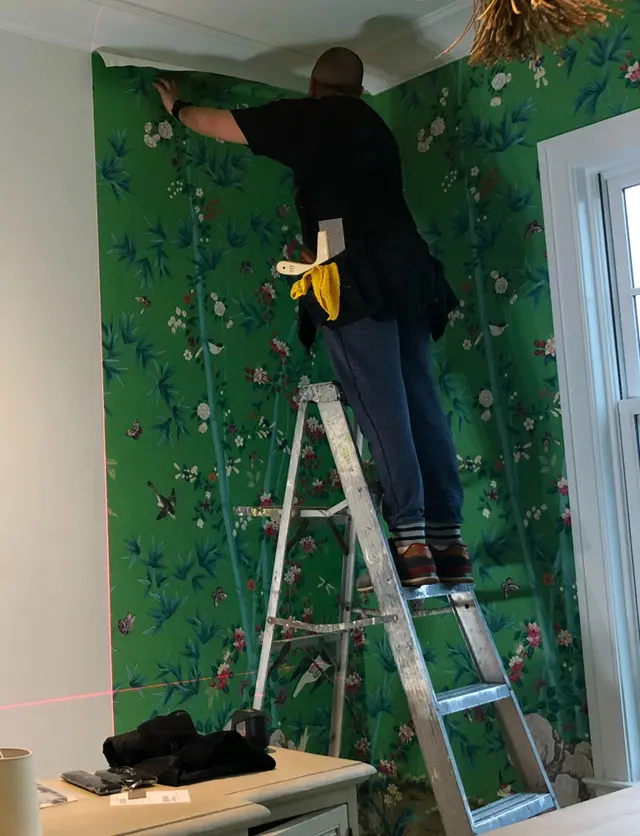 Wallpaper installation New York — photo from the business 2