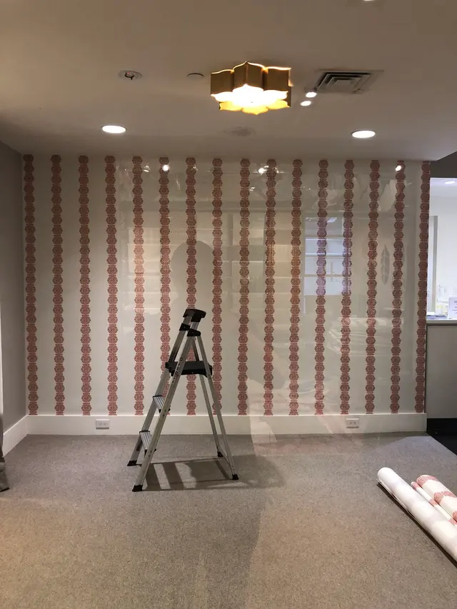 Wallpaper installation New York — photo from the business 8