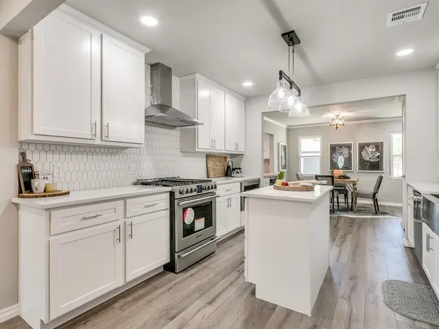 Ellum Realty Firm, Norman — photo from the business 9