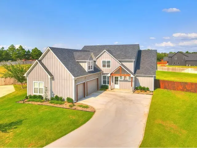 Ellum Realty Firm, Norman — photo from the business 6