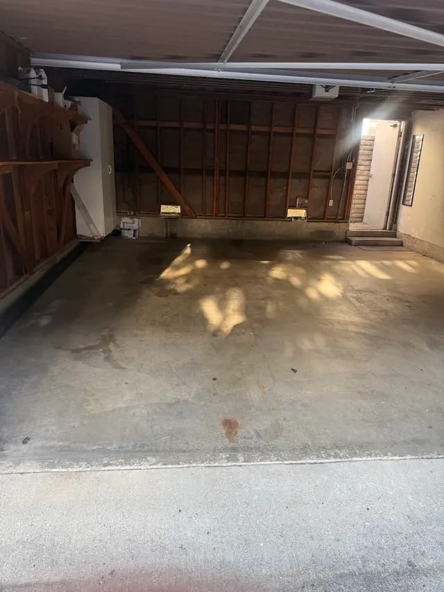 Roa Solution Junk Removal — photo from the business 4