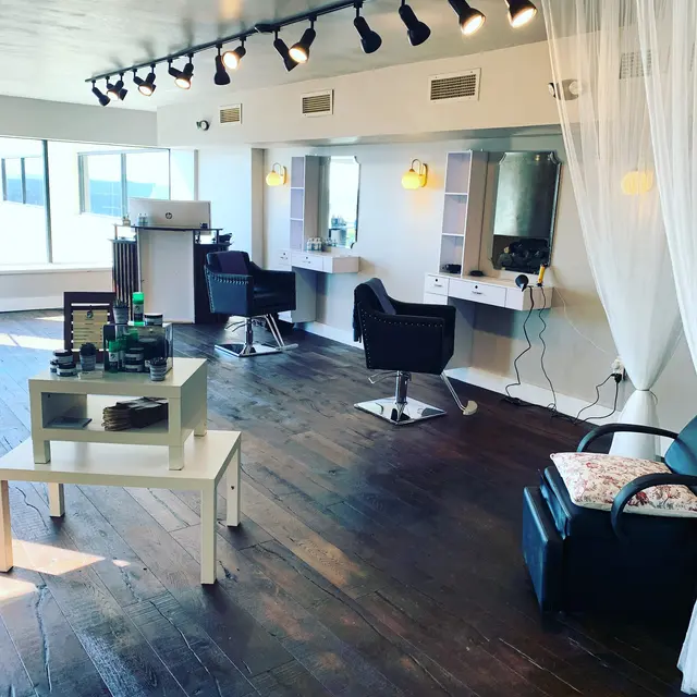 Bella Luna Hair Studio — photo from the business 1