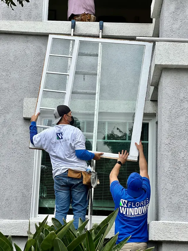 Flores Windows — photo from the business 10