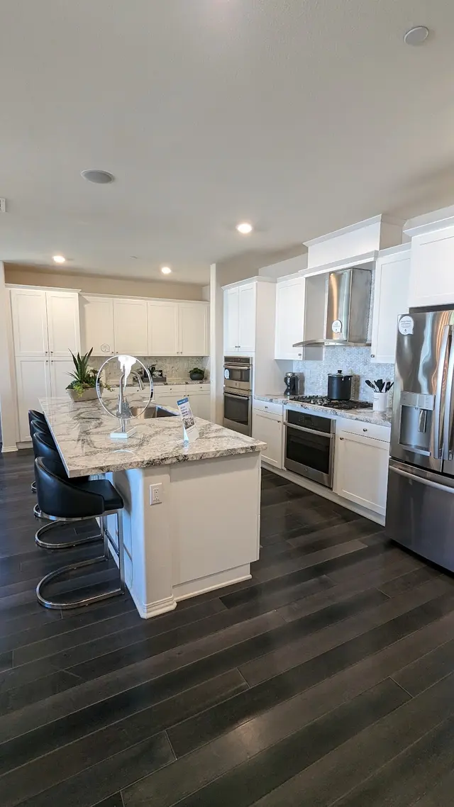 Real Estate Eastvale — photo from the business 8