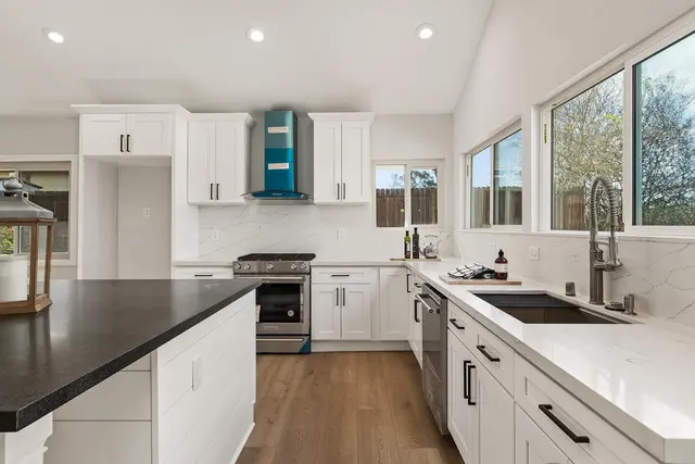 Real Estate Eastvale — photo from the business 3
