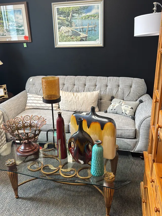 Interior Motives Resale & Consign, LLC — photo from the business 10