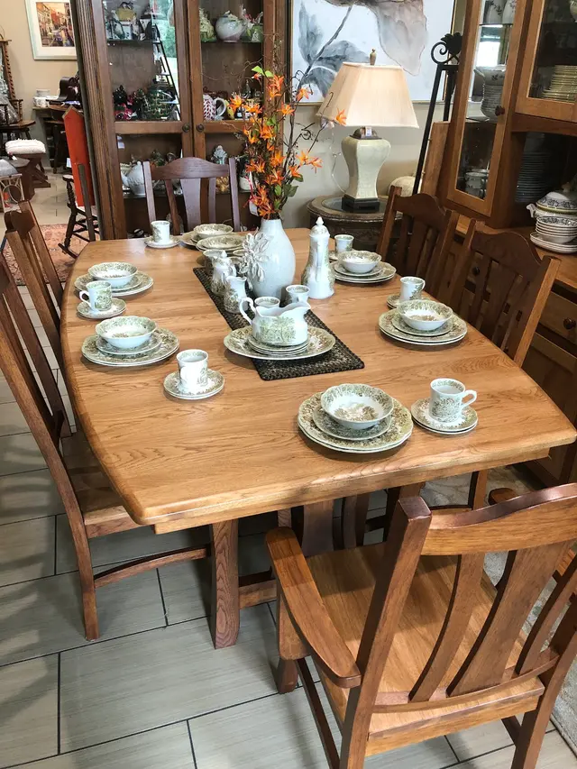 Interior Motives Resale & Consign, LLC — customer photo 8