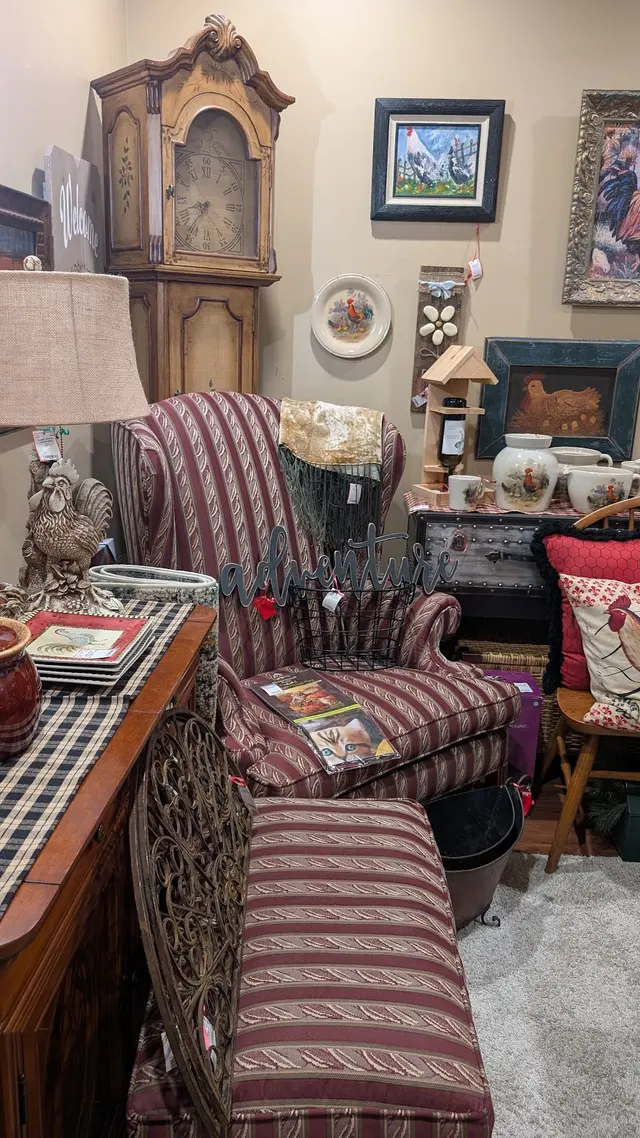 Interior Motives Resale & Consign, LLC — customer photo 6
