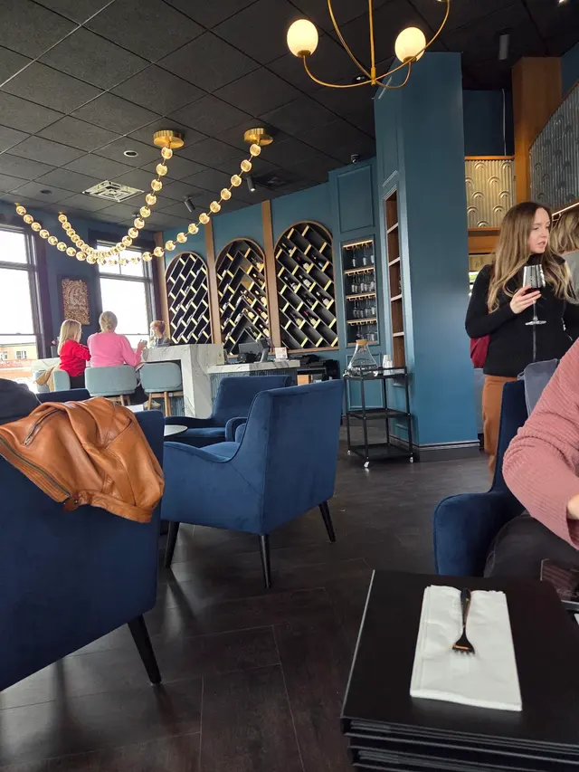Q's Wine Bar — customer photo 5