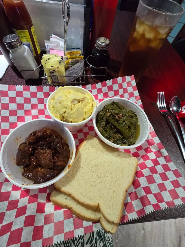 Customer photo of work by Squire & Cindy's Kitchen, from Tracye Morris's review